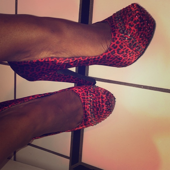 Betsy Johnson Majestee Red Leopard Heels - Picture 1 of 6